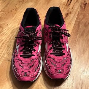 Womens Mizuno wave creation sneakers